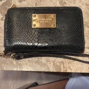 Michael kors wallet